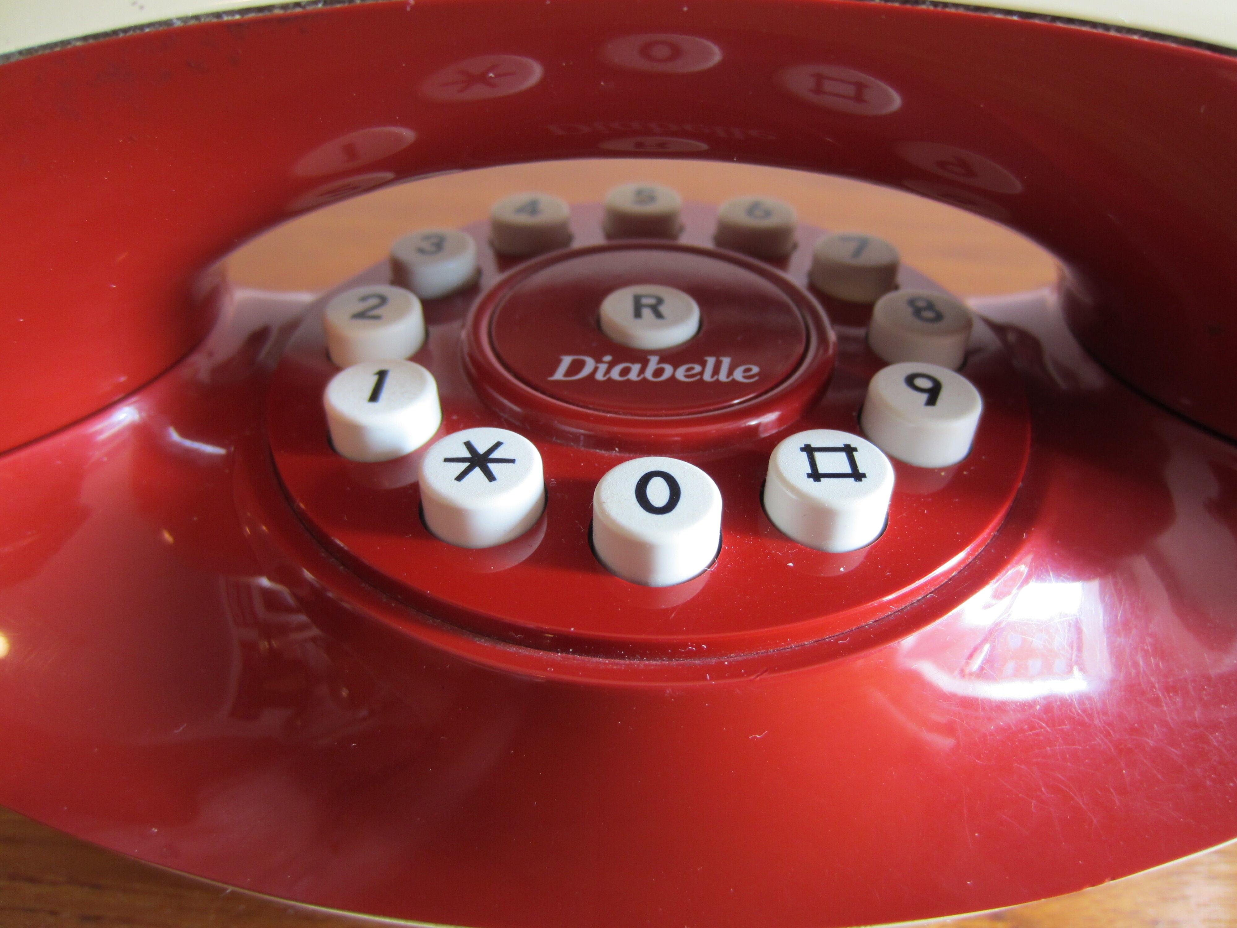 Diabelle Genie phone