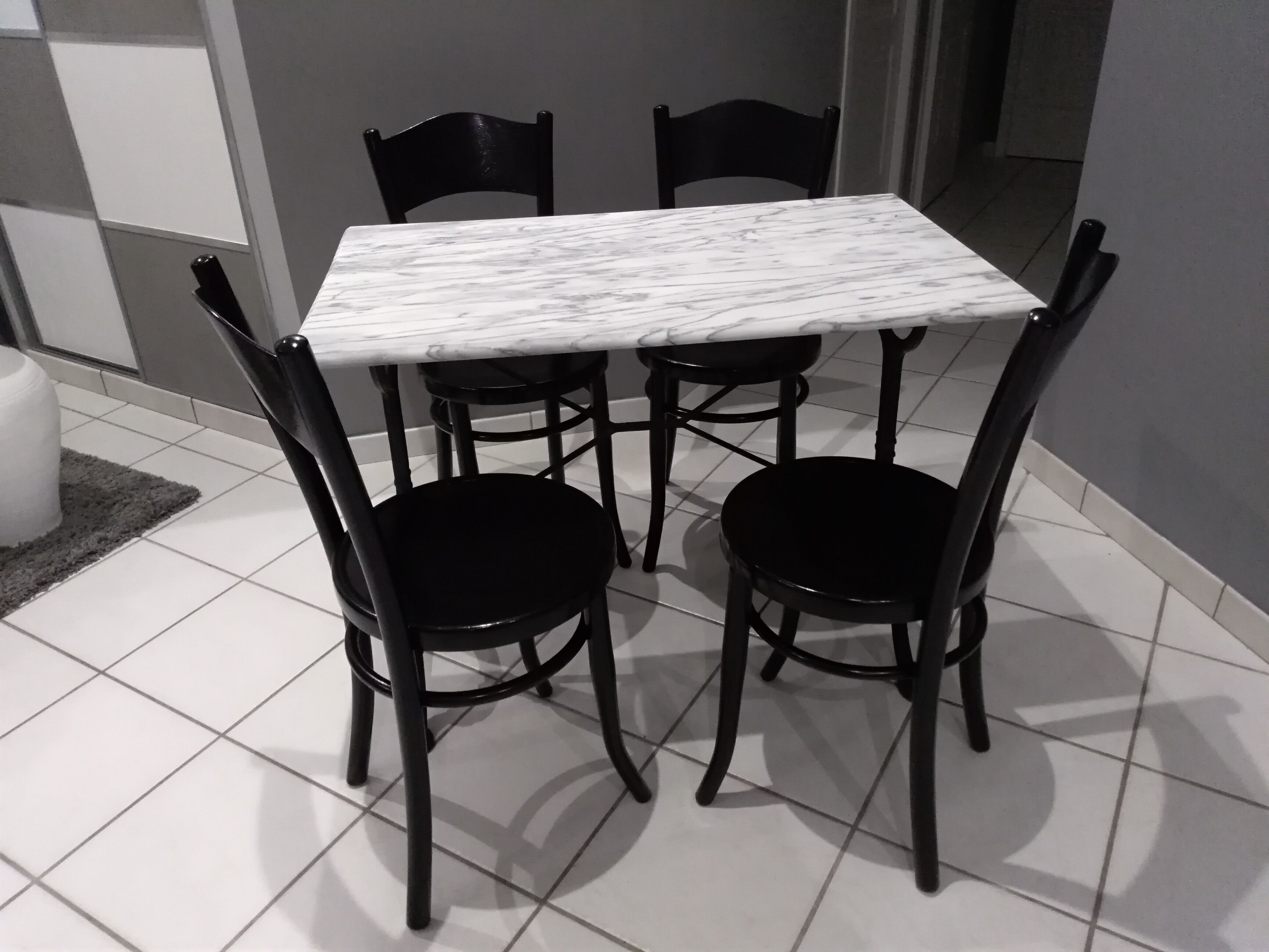 Table Bistro marble and 4 chairs Baumann
