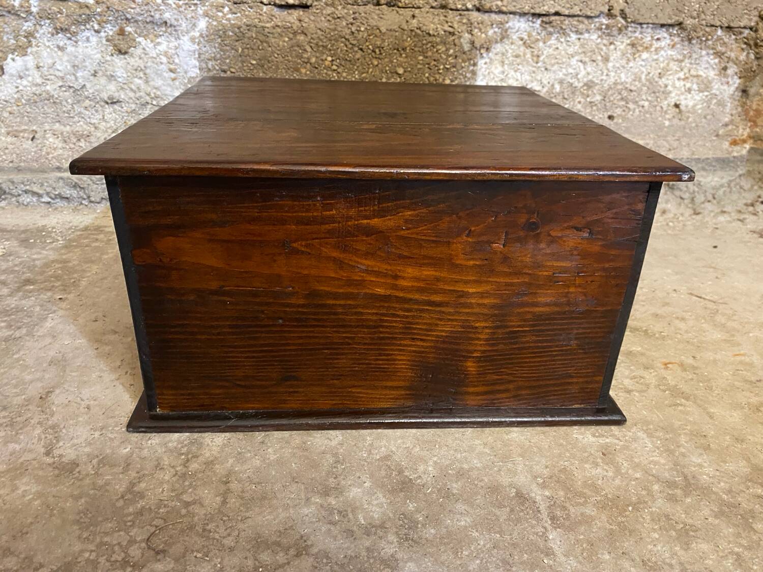 Vintage pathé vinyl record storage cabinet with 2 wooden compartments and hinged doors (wine)