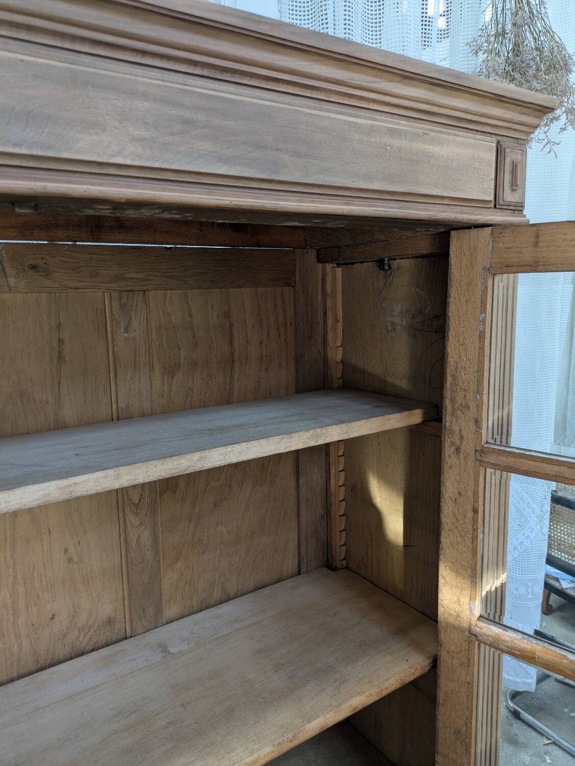 Glass cabinet