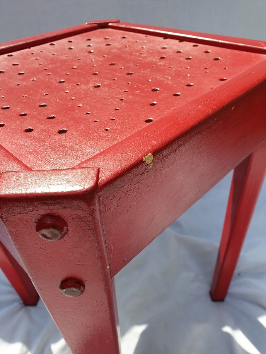 Tabouret bois rouge Luterma
