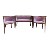 Living room with bench and two english armchairs in pink velvet