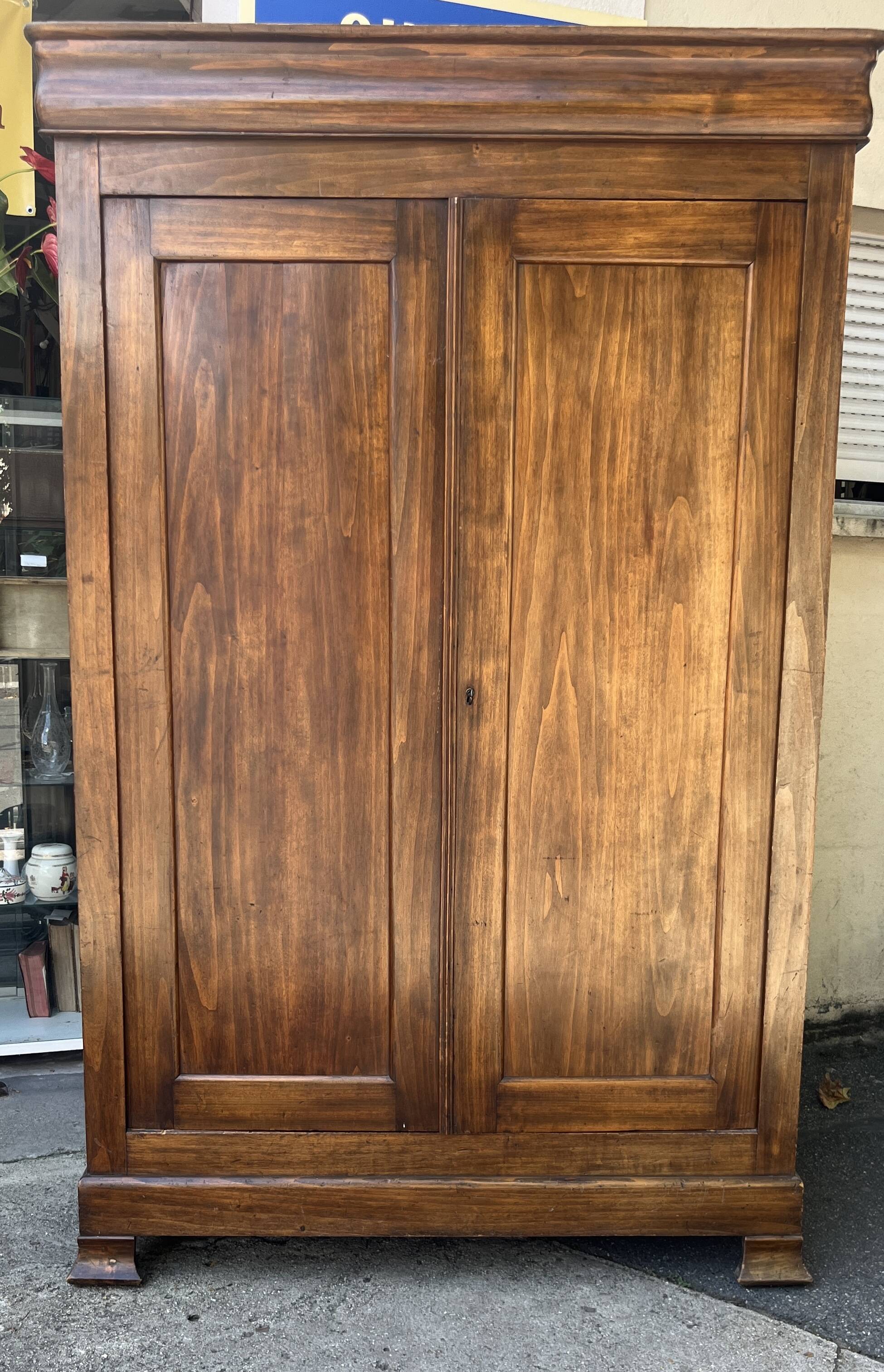 Armoire style Louis Philippe
