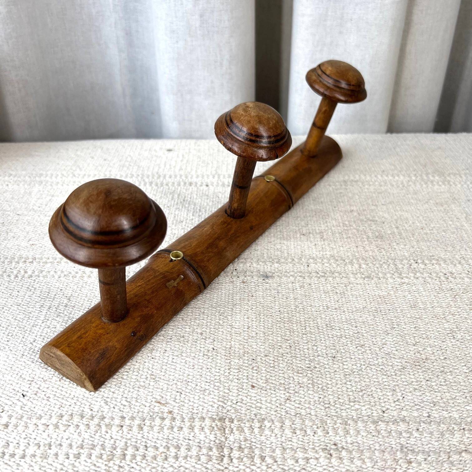 Vintage wooden hook 3 balls