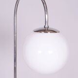 Lampadaire chromé restauré, acier, verre de lait, hauteur réglable, tchèque, années 1930