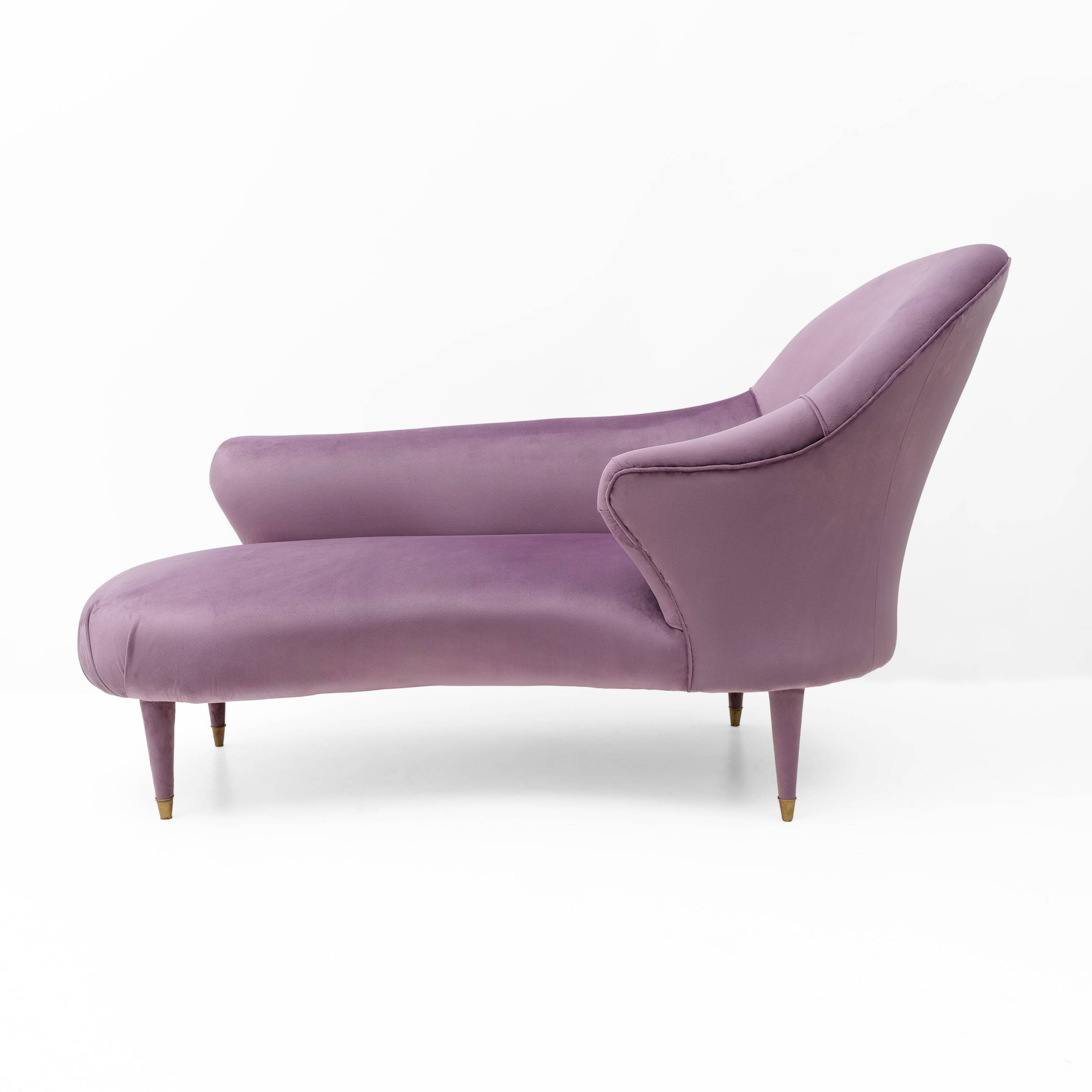 Italian Mid-Century Style Dormeuse in Mauve Velvet with Brass Feet