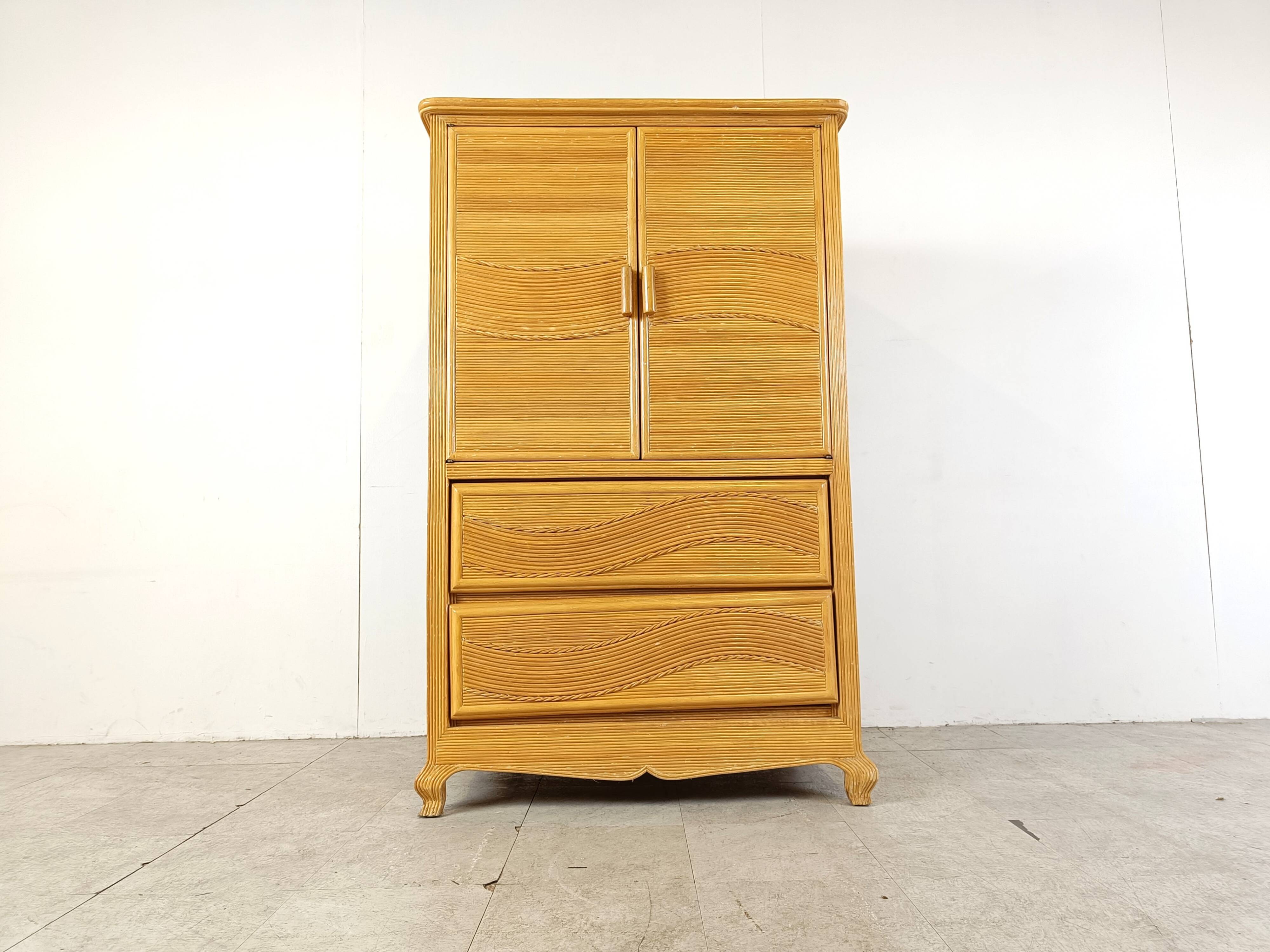 Armoire en plaquage de rotin, 1970