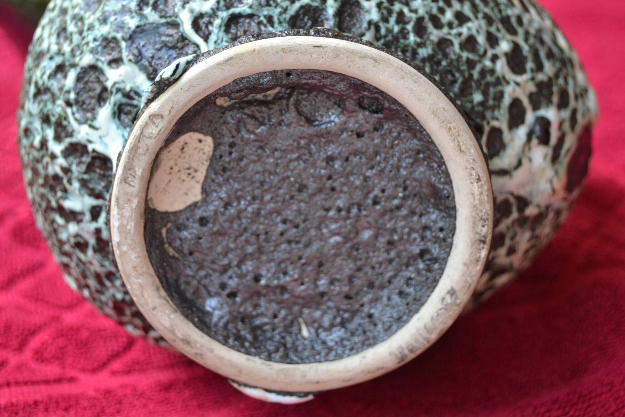Vallauris moonstone pot from the 1950s with signature