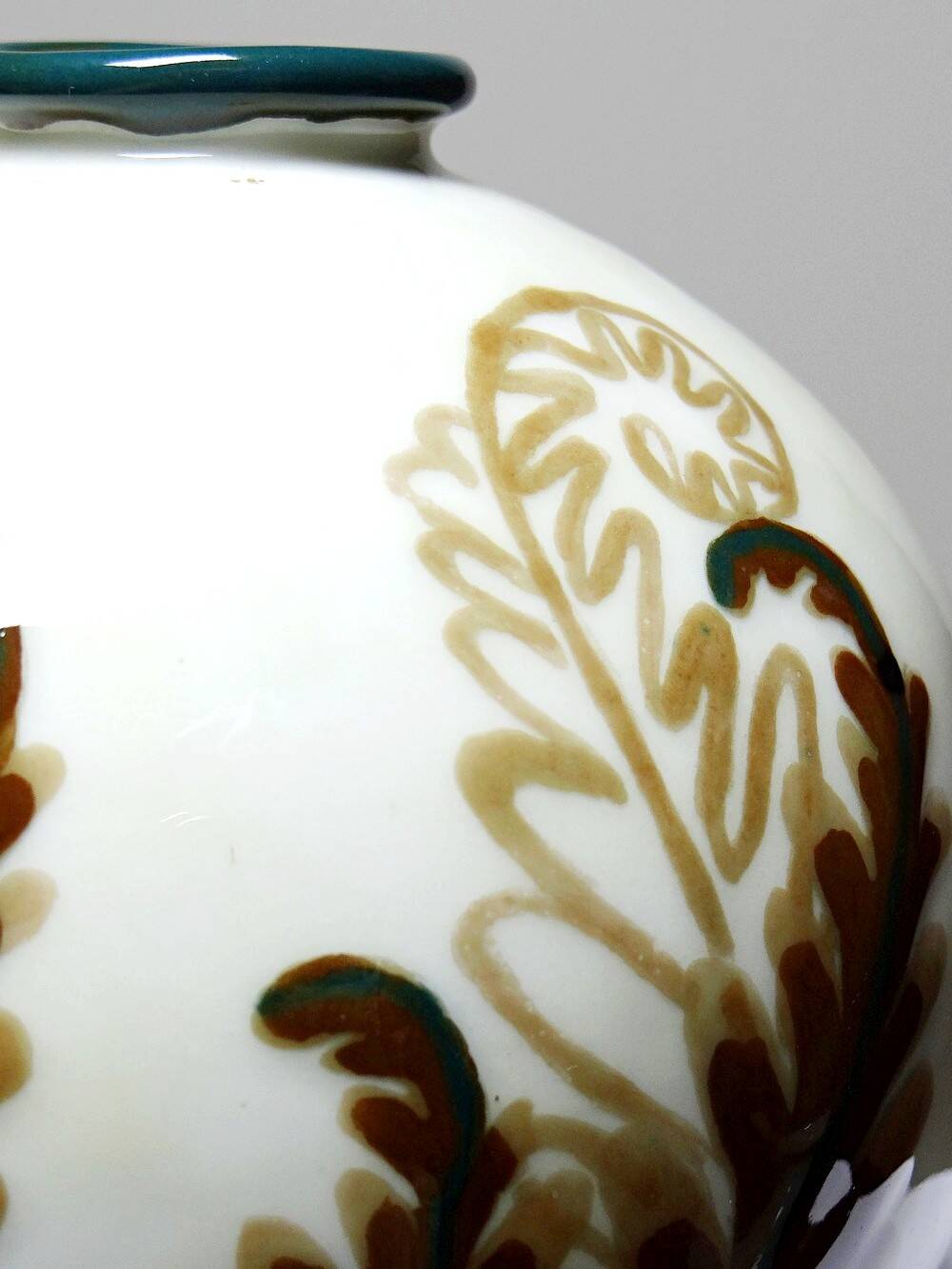 Small porcelain ball vase Tharaud Limoges circa 1920-1940