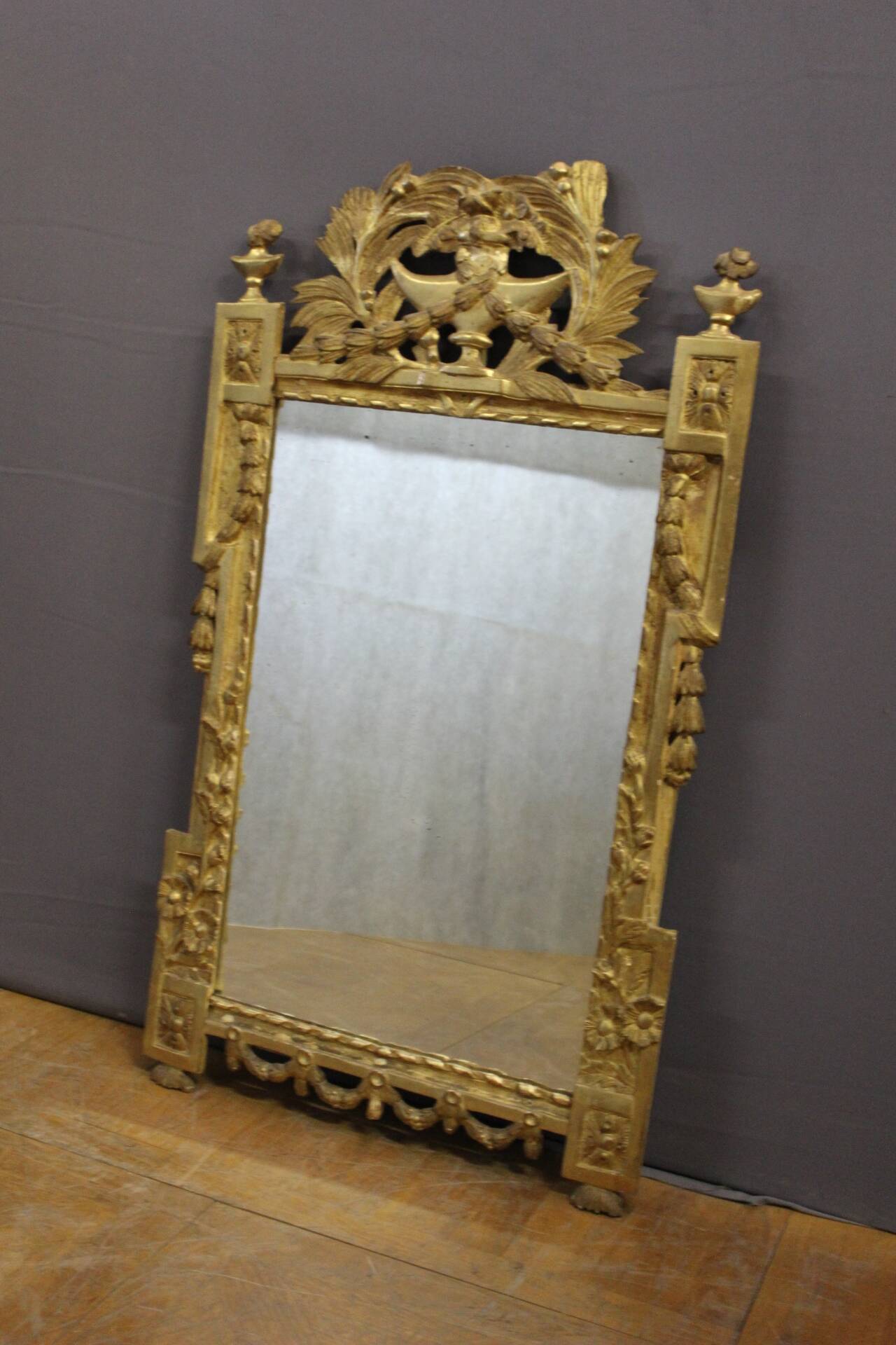 Miroir Louis XVI en bois doré XVIII siècle