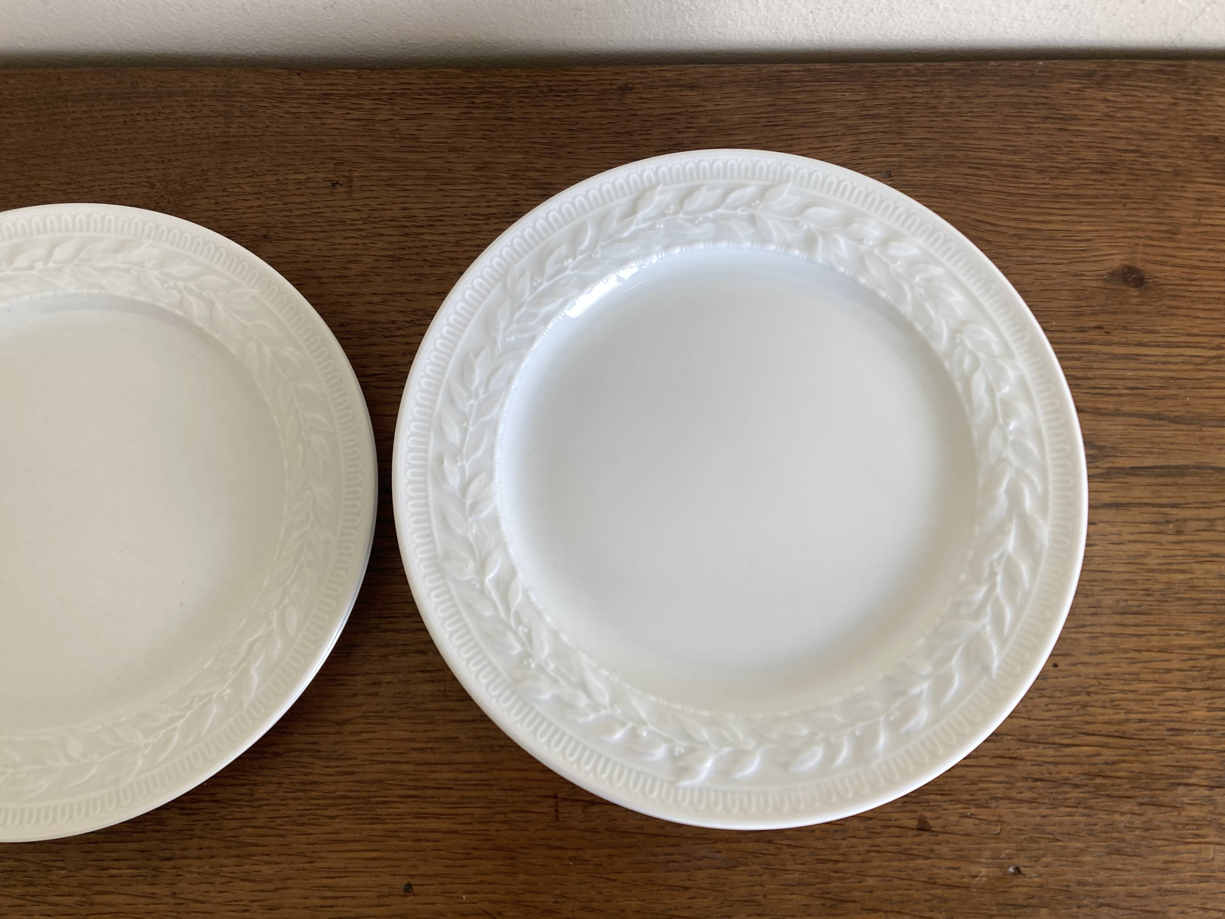 set of 8 Bernardaud Louvre neo-classical plates with laurel wreath design