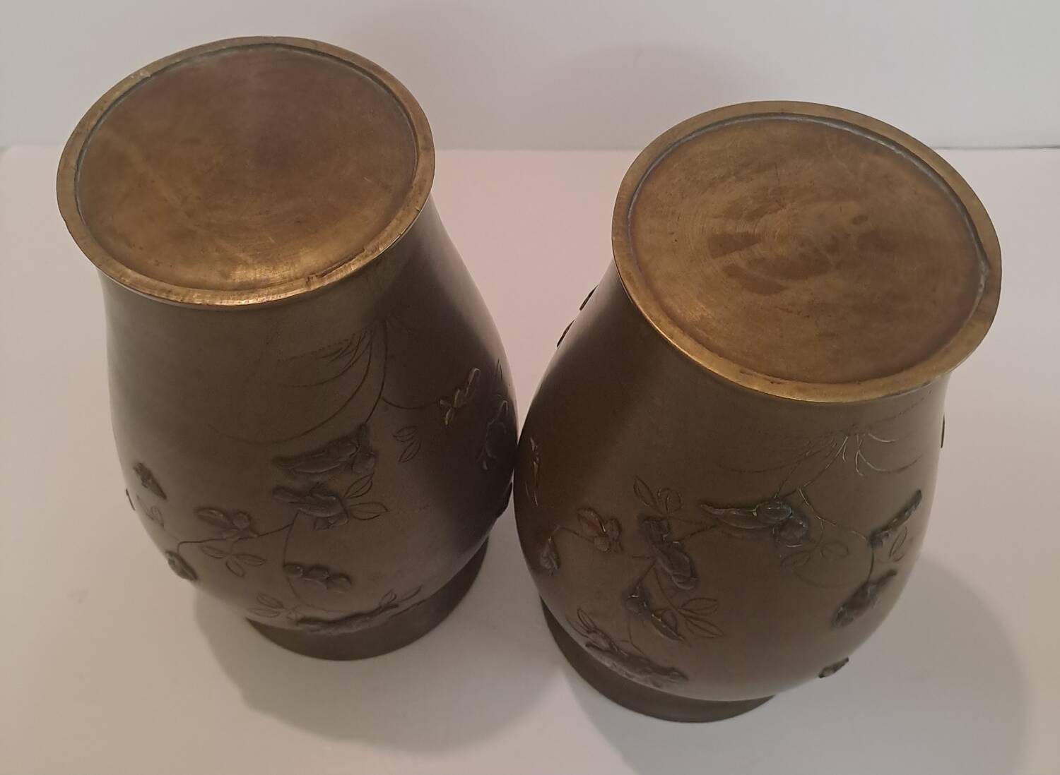 Pair of Asian vases in bronze, late 19th century.