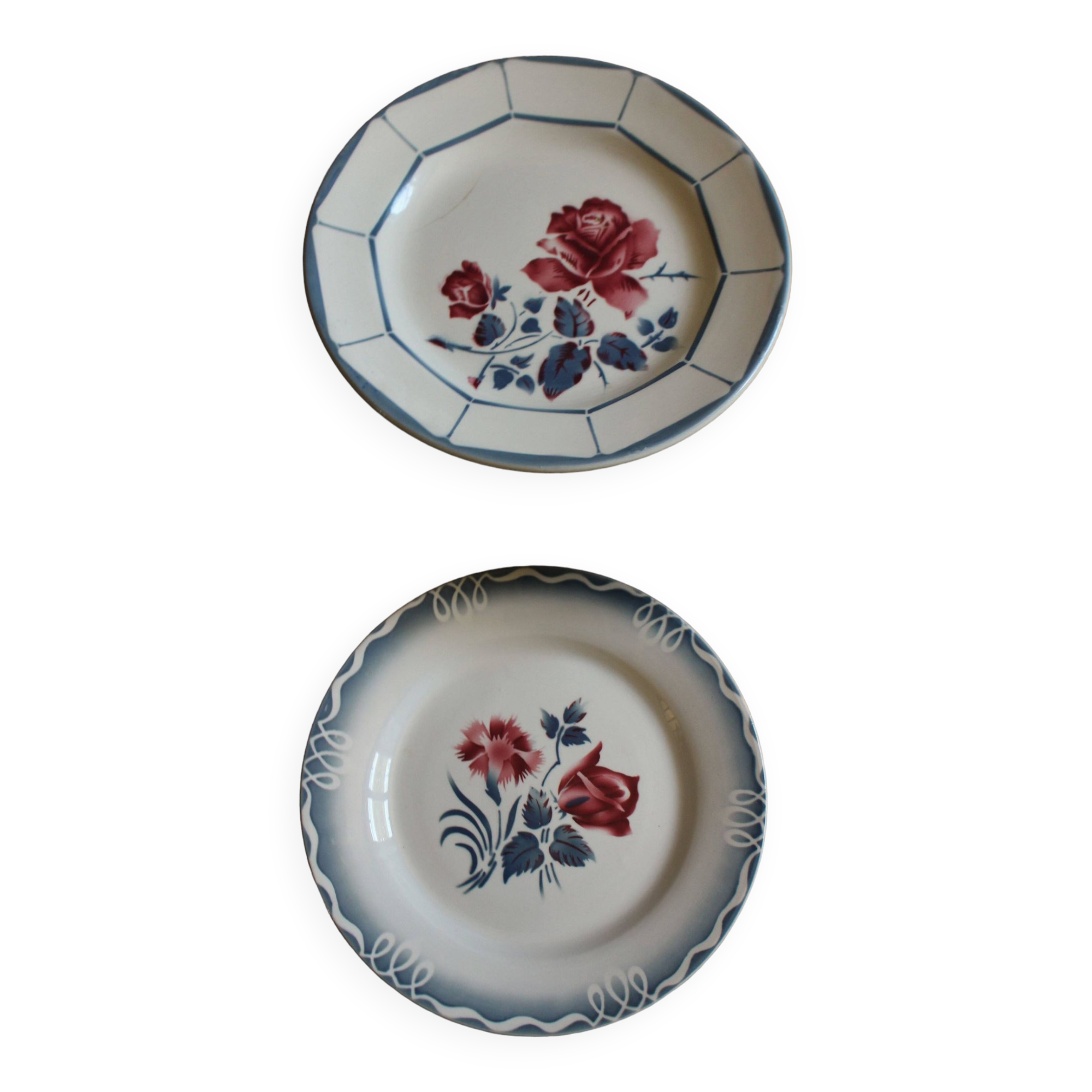 Lot 2 small plates Digoin Sarreguemines Malmaison Marinette