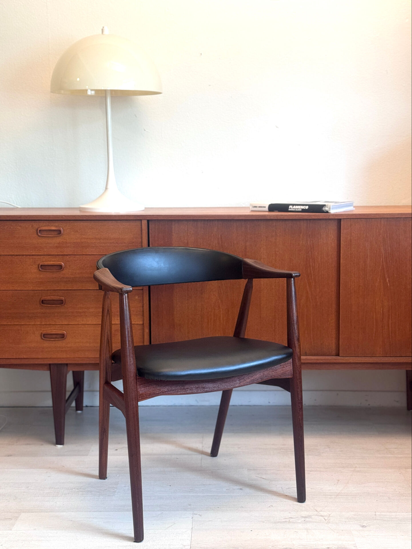 vintage stoel model 213 TH Harlev Farstrup Møbler 1958