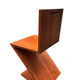 Chaise Zig Zag conçue par G. Rietveld, fabriquée par Cassina, années 1990