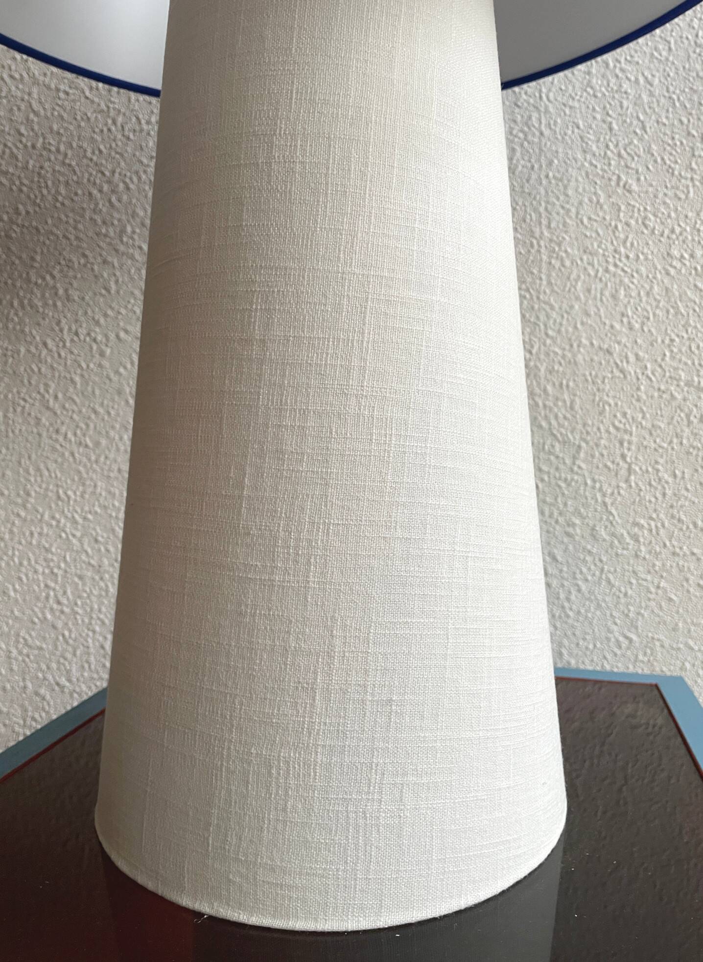 Lampe de meuble Lamp'cône Bleu de Klein
