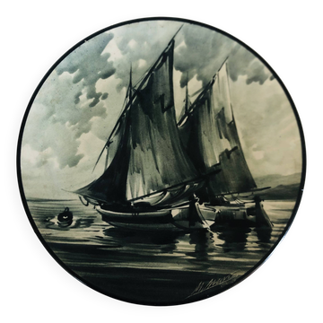 Ceramic plate with marine decoration in grisaille, hand-painted.