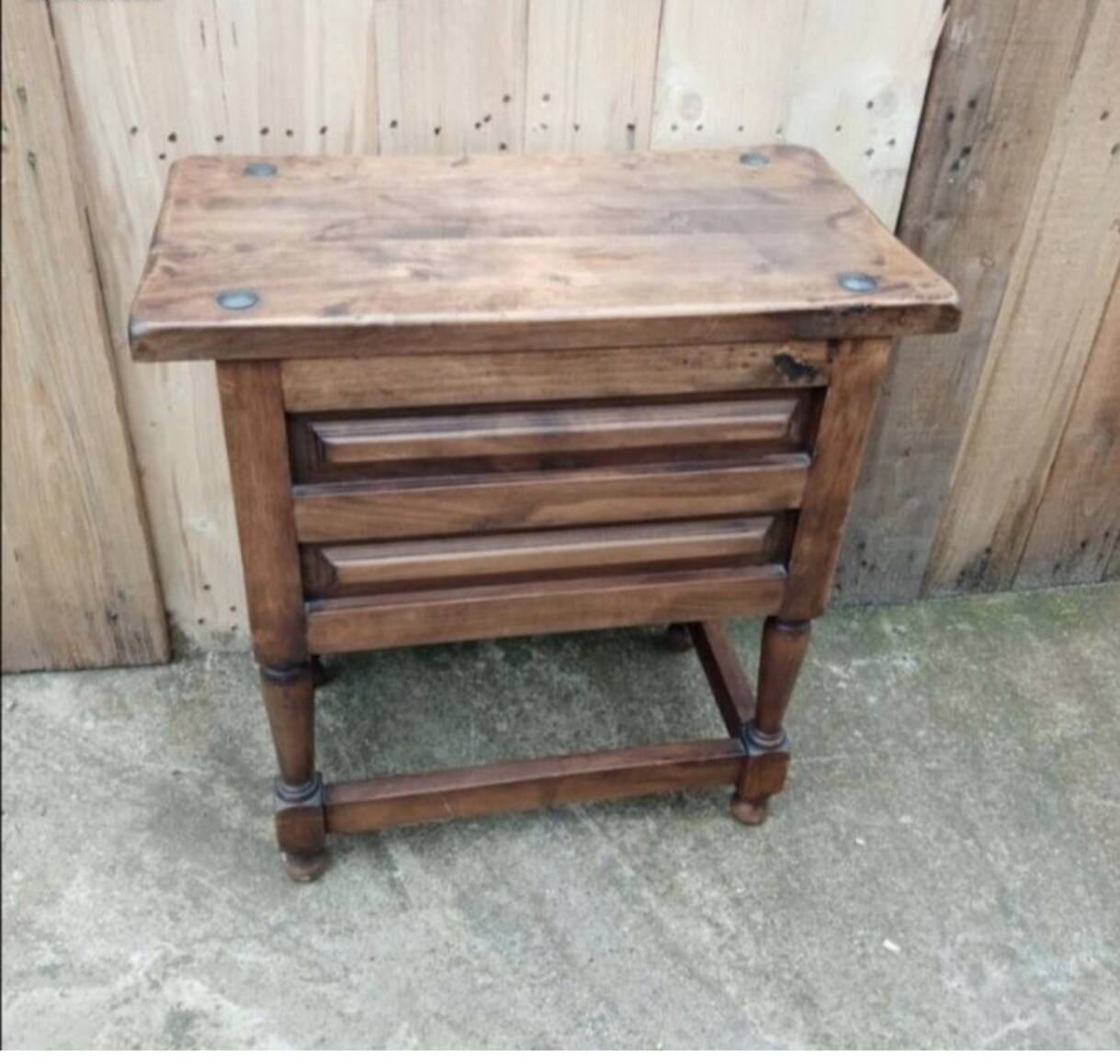 Table de chevet/Meuble d'appoint en bois massif