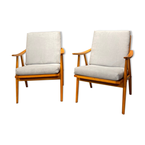 Une paire de fauteuils
