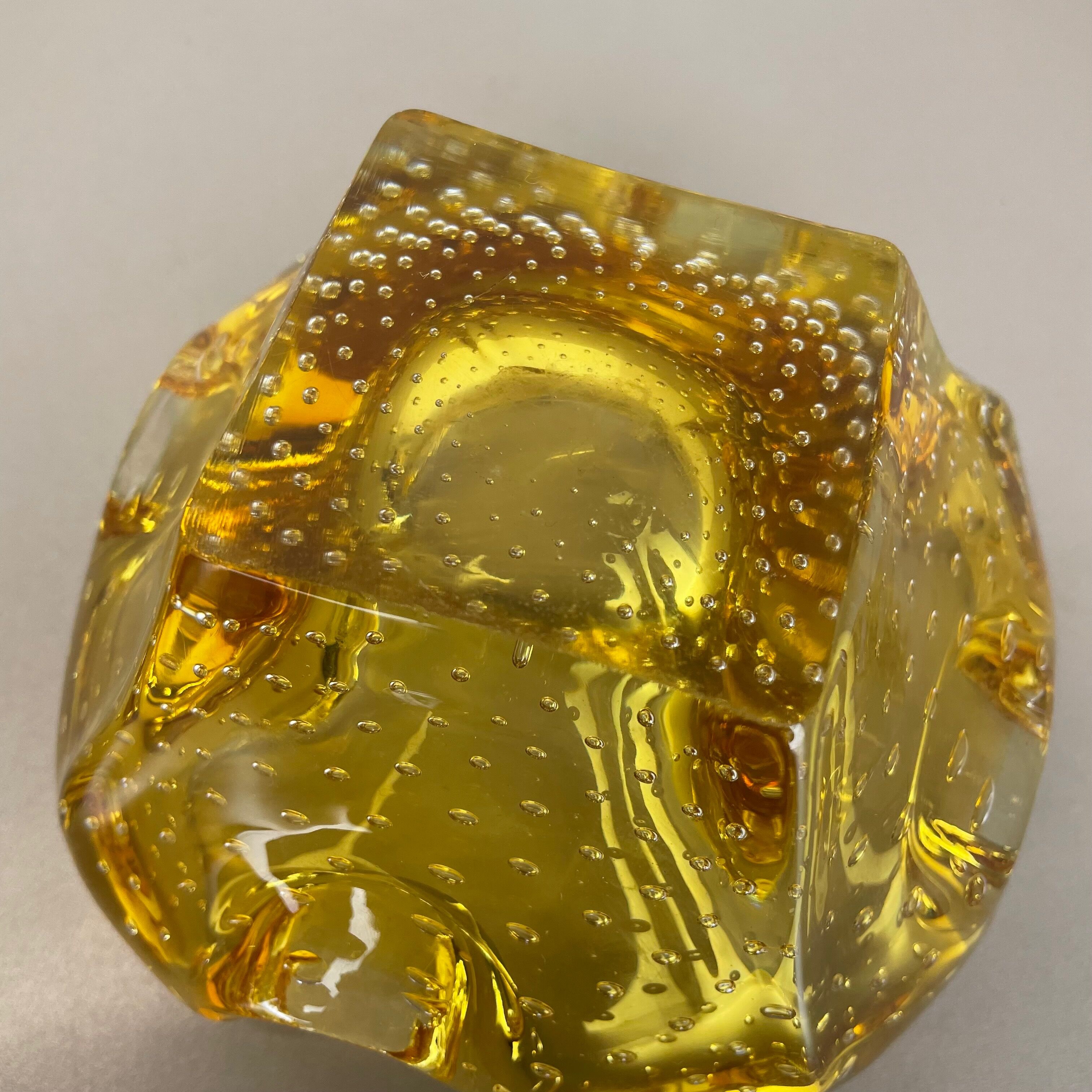 Murano Glass "Honey Bubble" Bowl Element Shell Ashtray Murano, Italy, 1970s