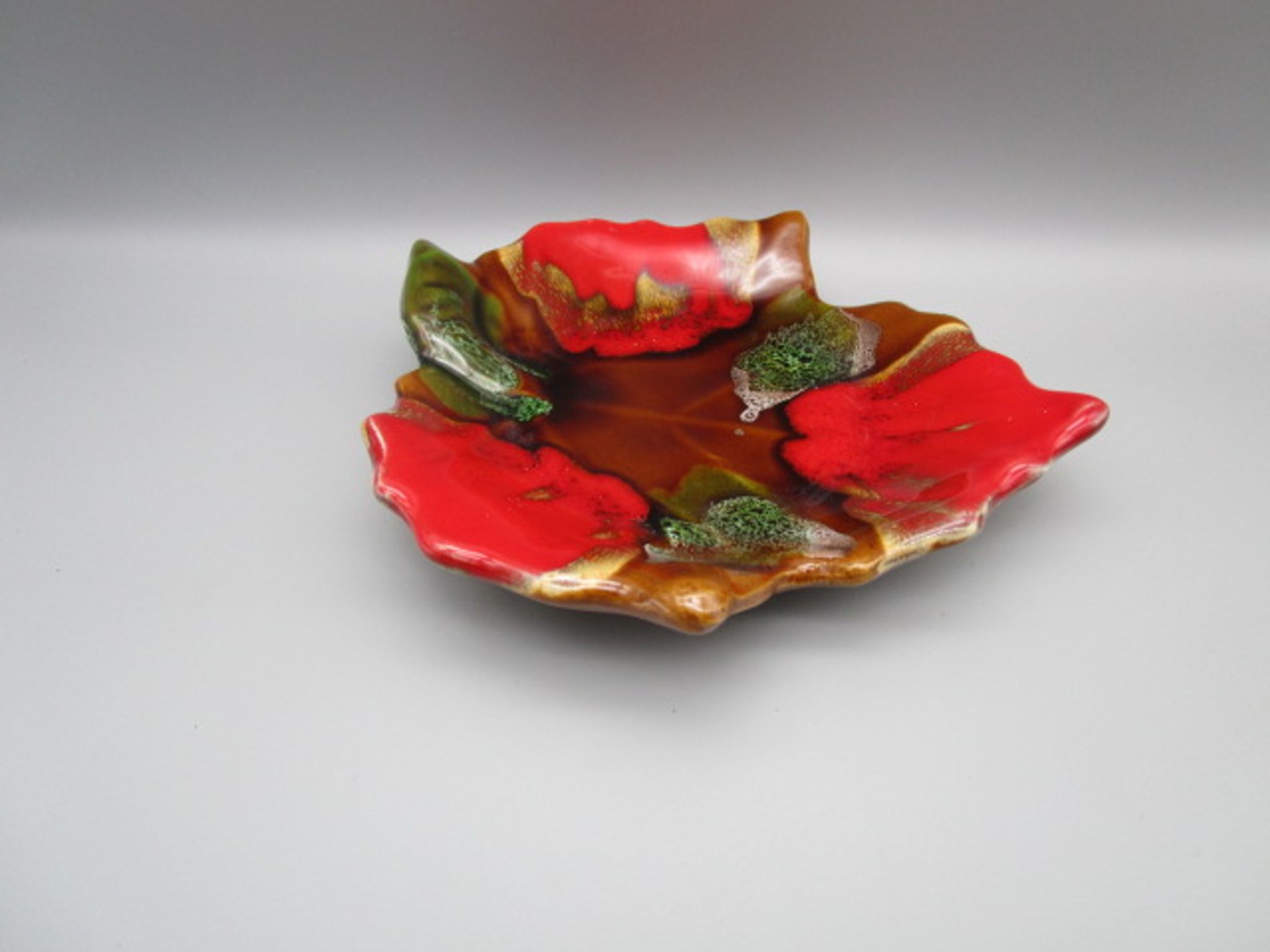 Coupelle vintage en céramique forme de feuille