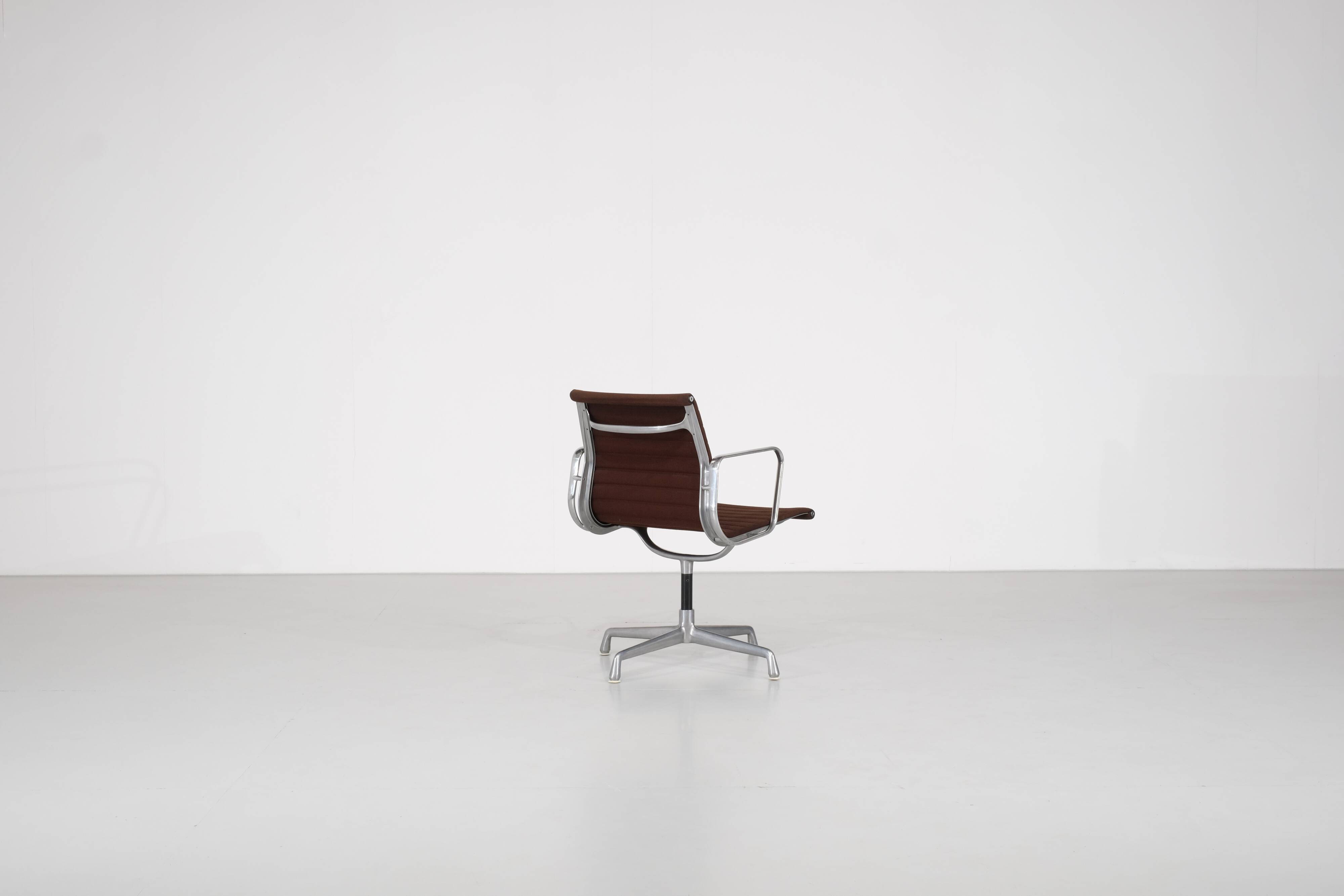 Armchair "EA 104" Charles Ray Eames for ICF, USA 1969.