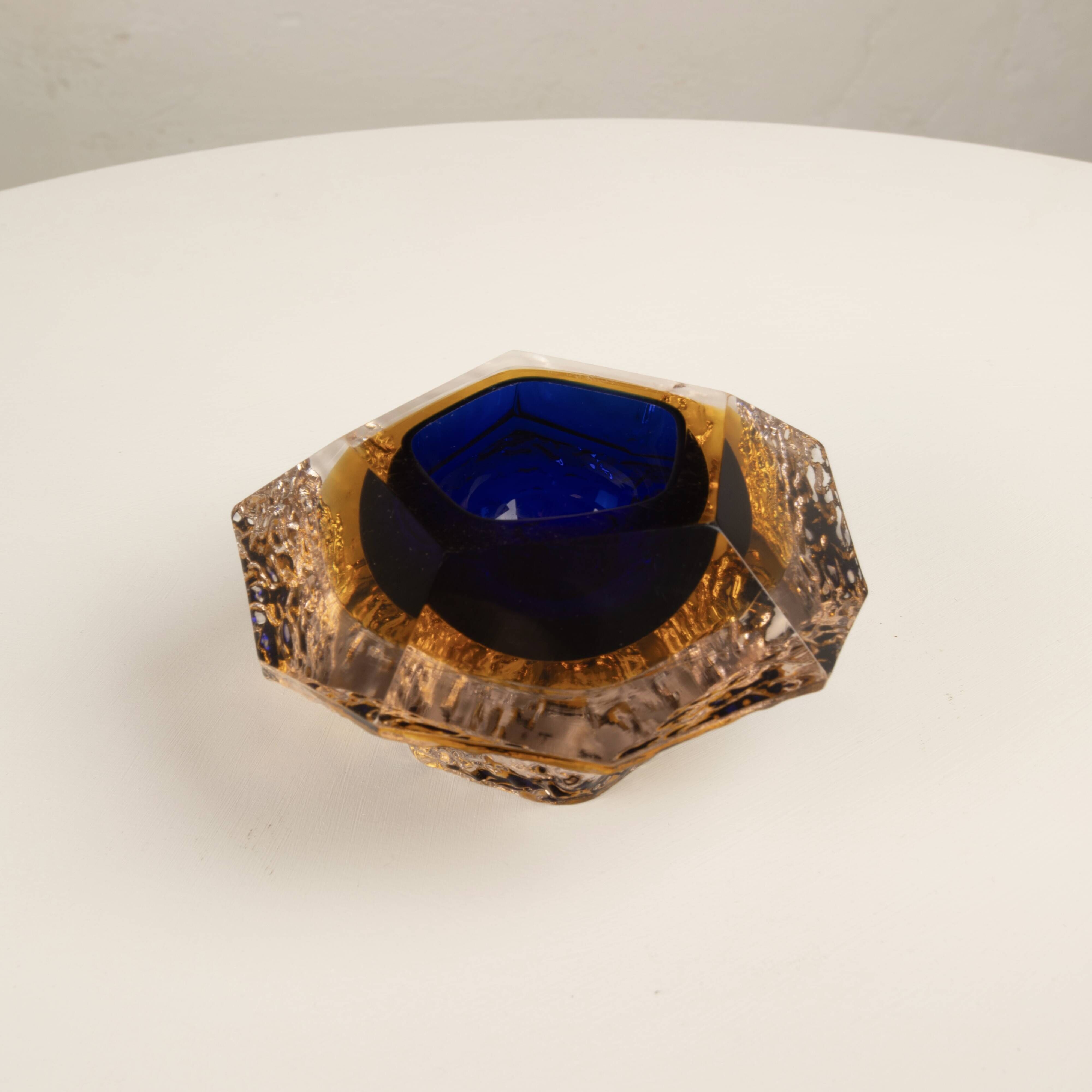 Sculptural submerged glass ashtray by Gianfranco Mandruzzato Murano 1970