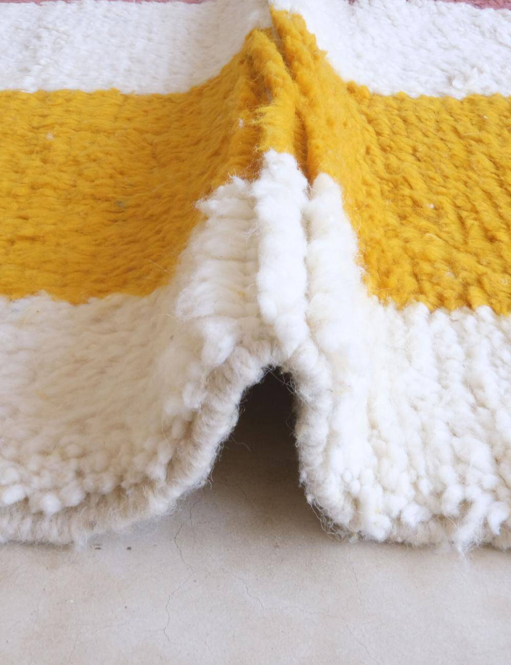 Contemporary Berber Rug - 260 x 192 cm