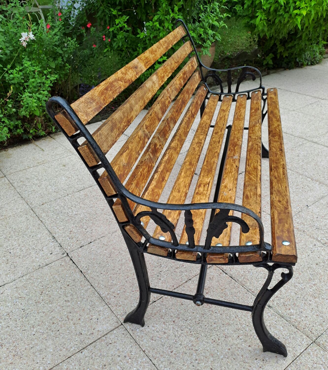 Garden bench cast iron and wood