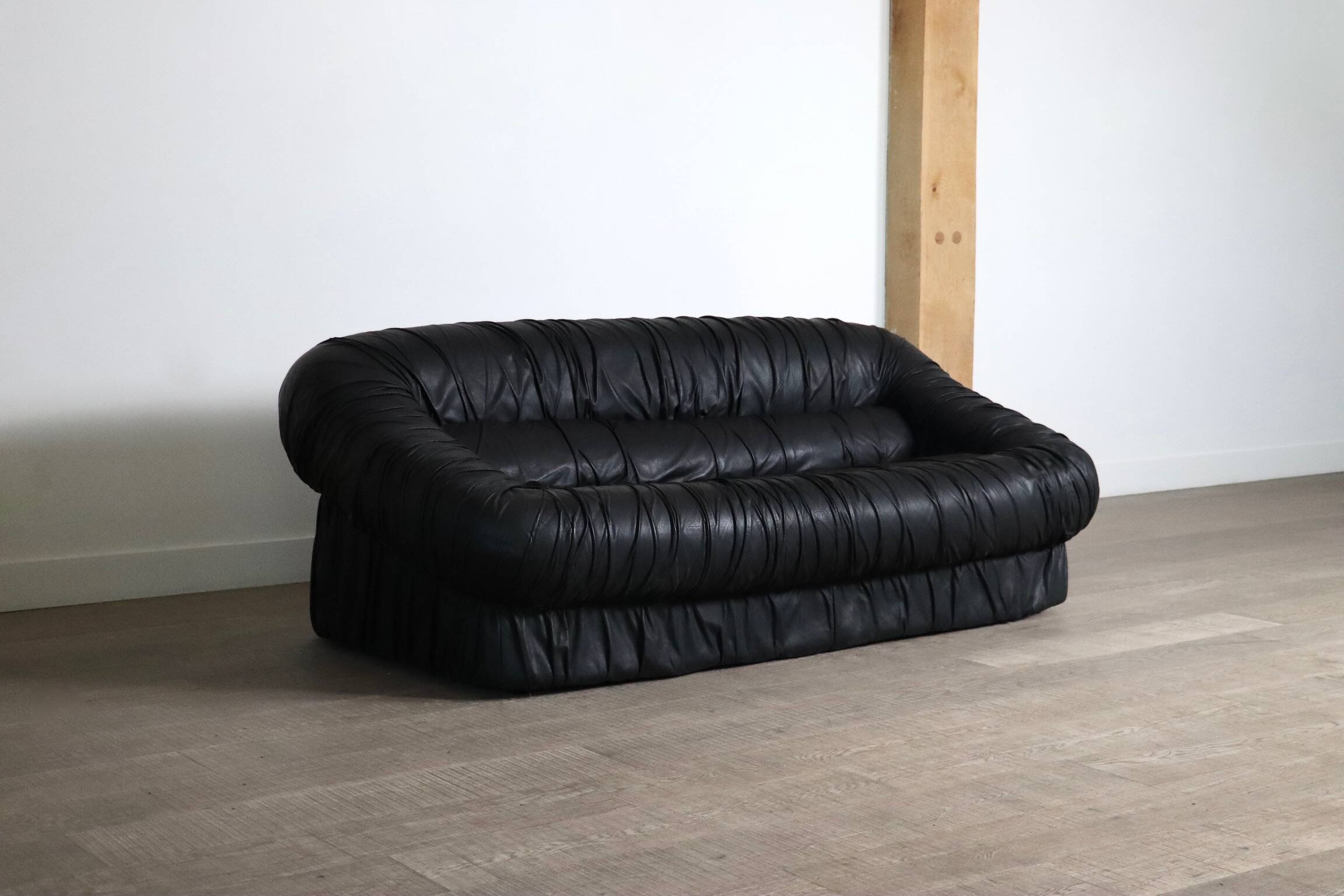 Vintage sofa by De Pas D’Urbino & Lomazzi in black leather for Dall’Oca, 19