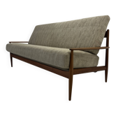 Canapé en teck FD 118 par Grete Jalk pour France & Daverkosen, années 1950.