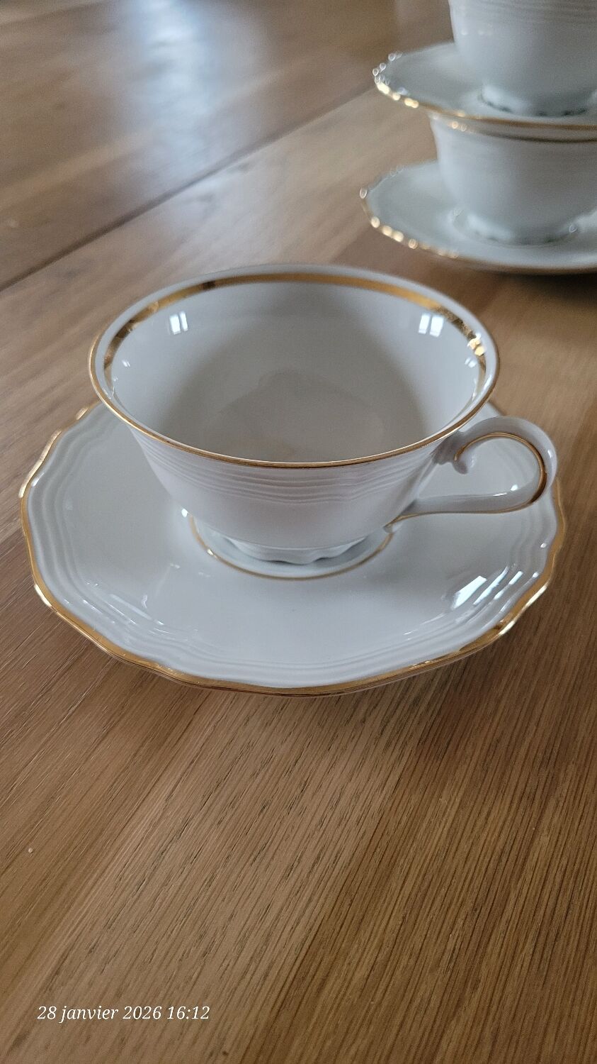 6 cups and saucers in Bavaria porcelain.