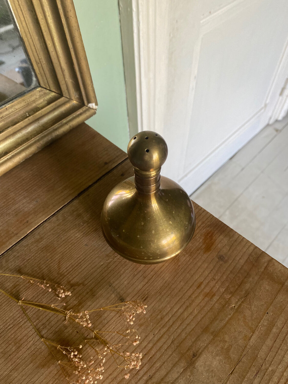 Salière en laiton marque Le Parfait