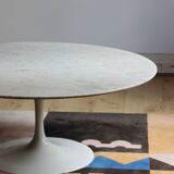 Round coffee table by Eero Saarinen for Knoll, Carrara marble
