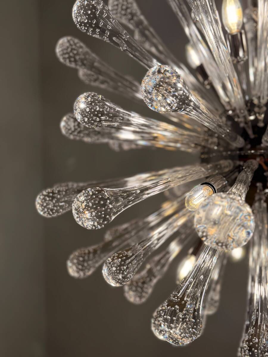 Venetian chandelier "Sputnik" adorned with Murano glass drops, around 1990.