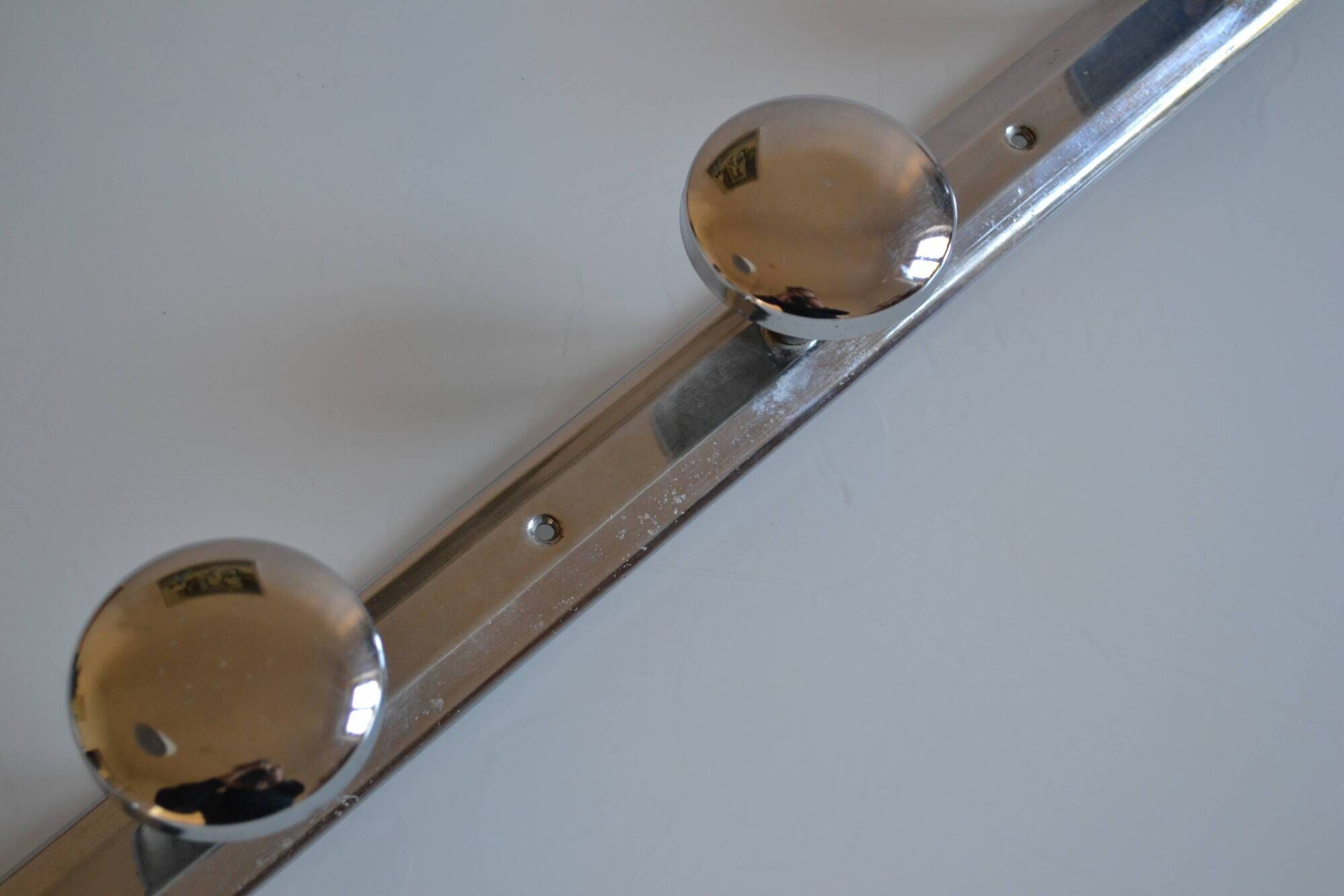 Vintage 80's chrome metal 5-hook wall coat rack