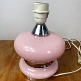 Table lamp in plain pink