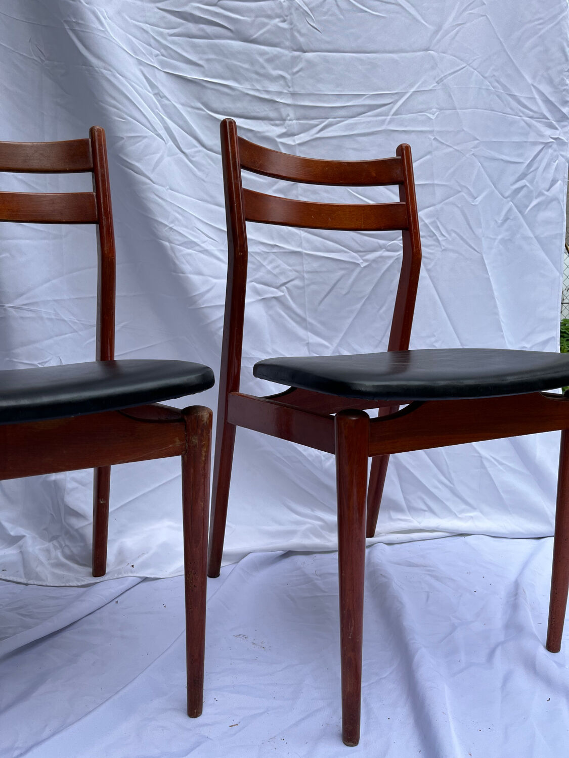 2 Scandinavian chairs
