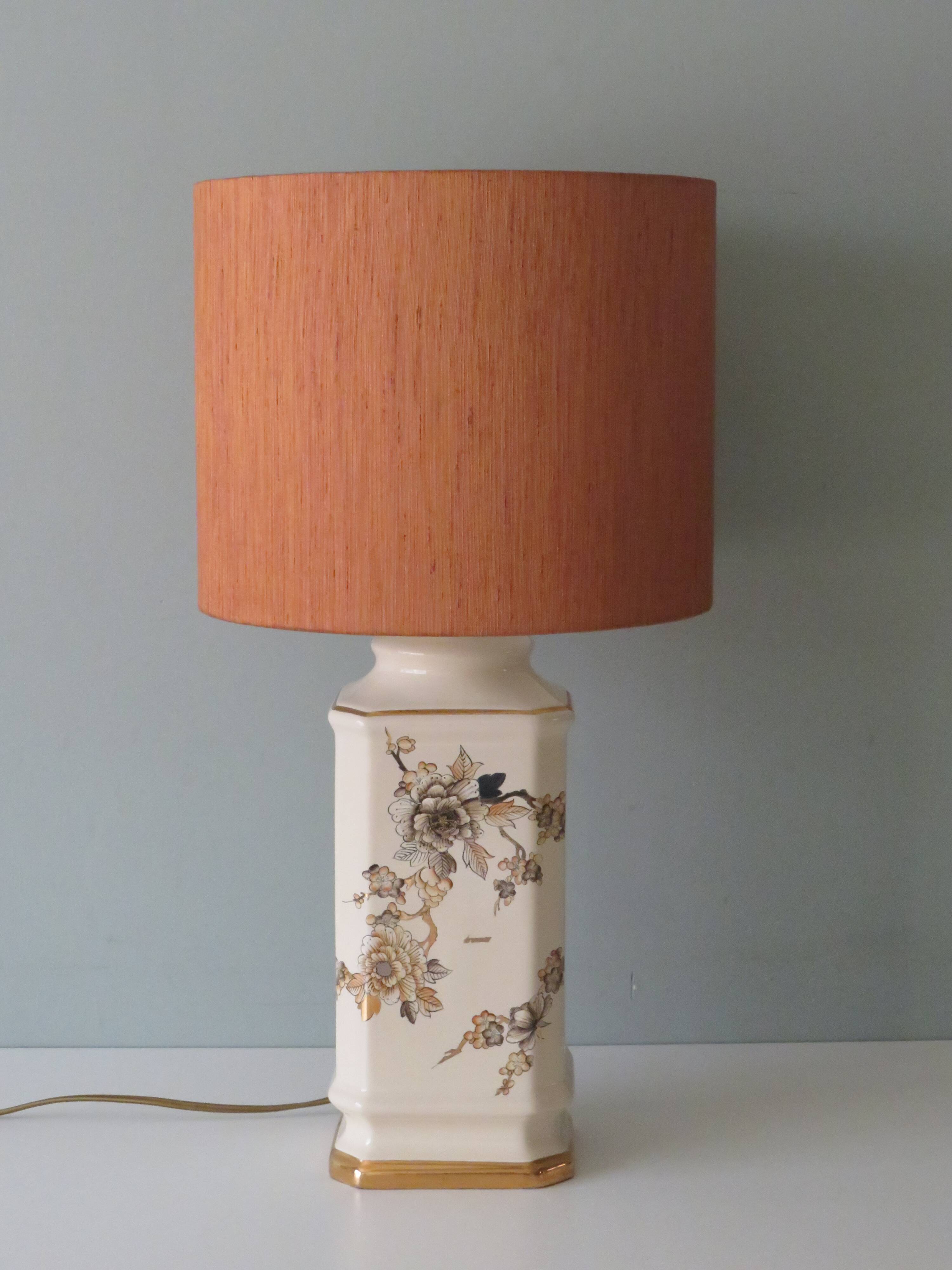 Lampe à poser en céramique émaillée couleur crème Louis Drimmer  avec nouvel abat-jour.