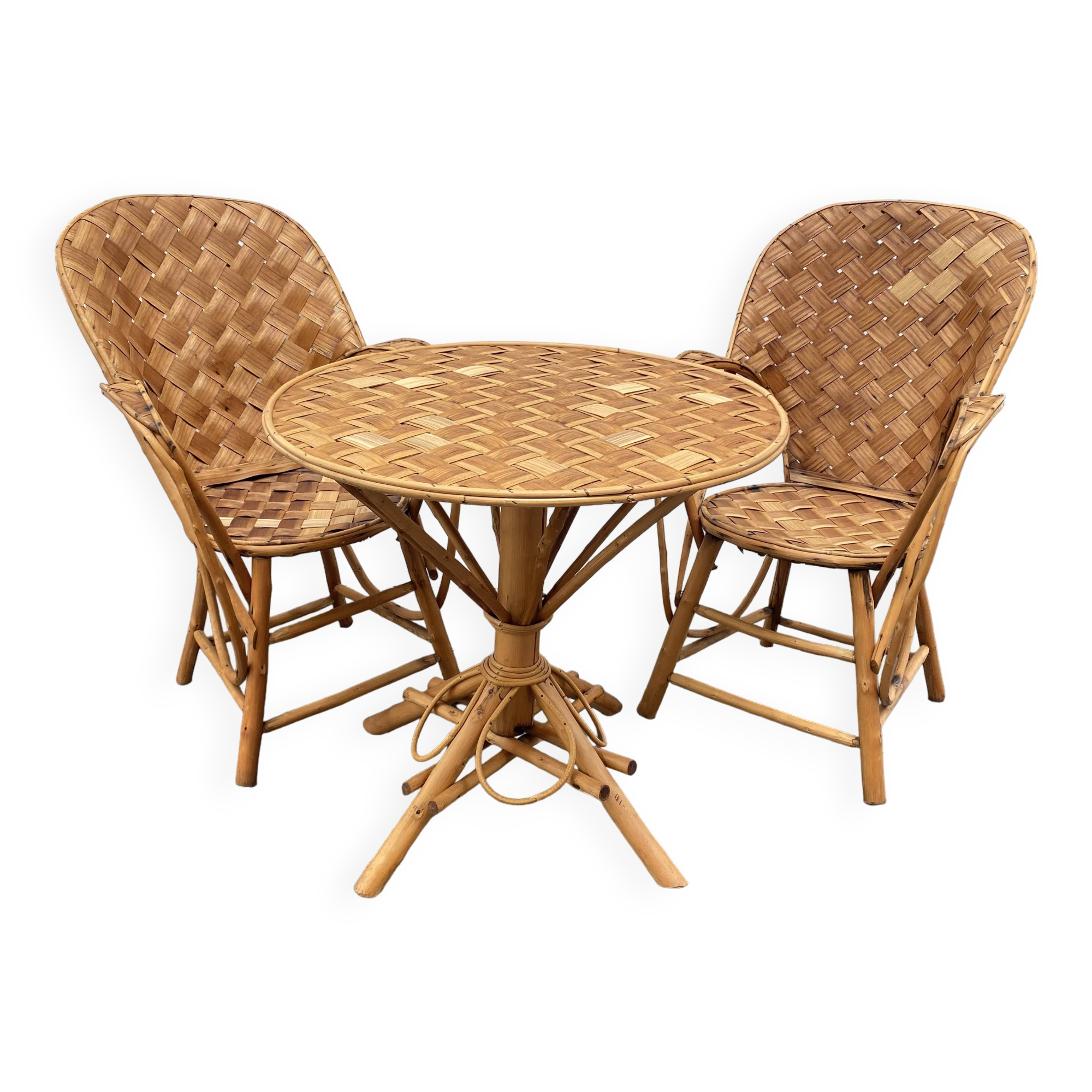 Ensemble composé d’une table et trois fauteuils en lamelles de châtaignier années 50/60