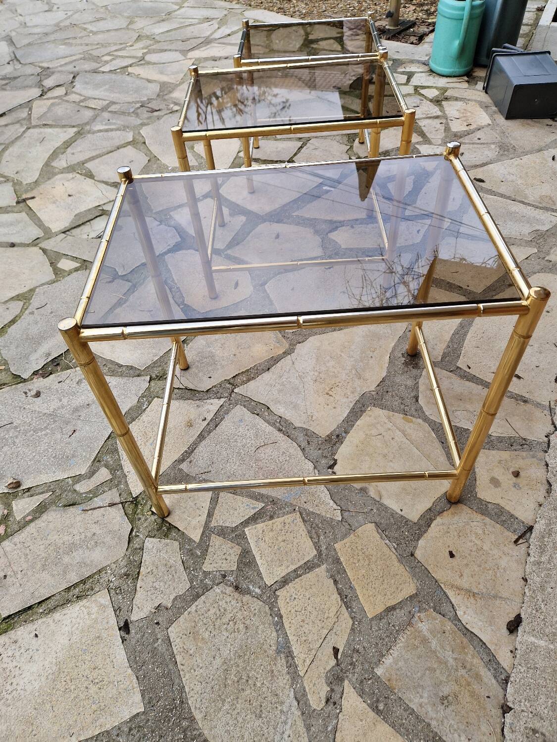 Vintage nesting coffee table