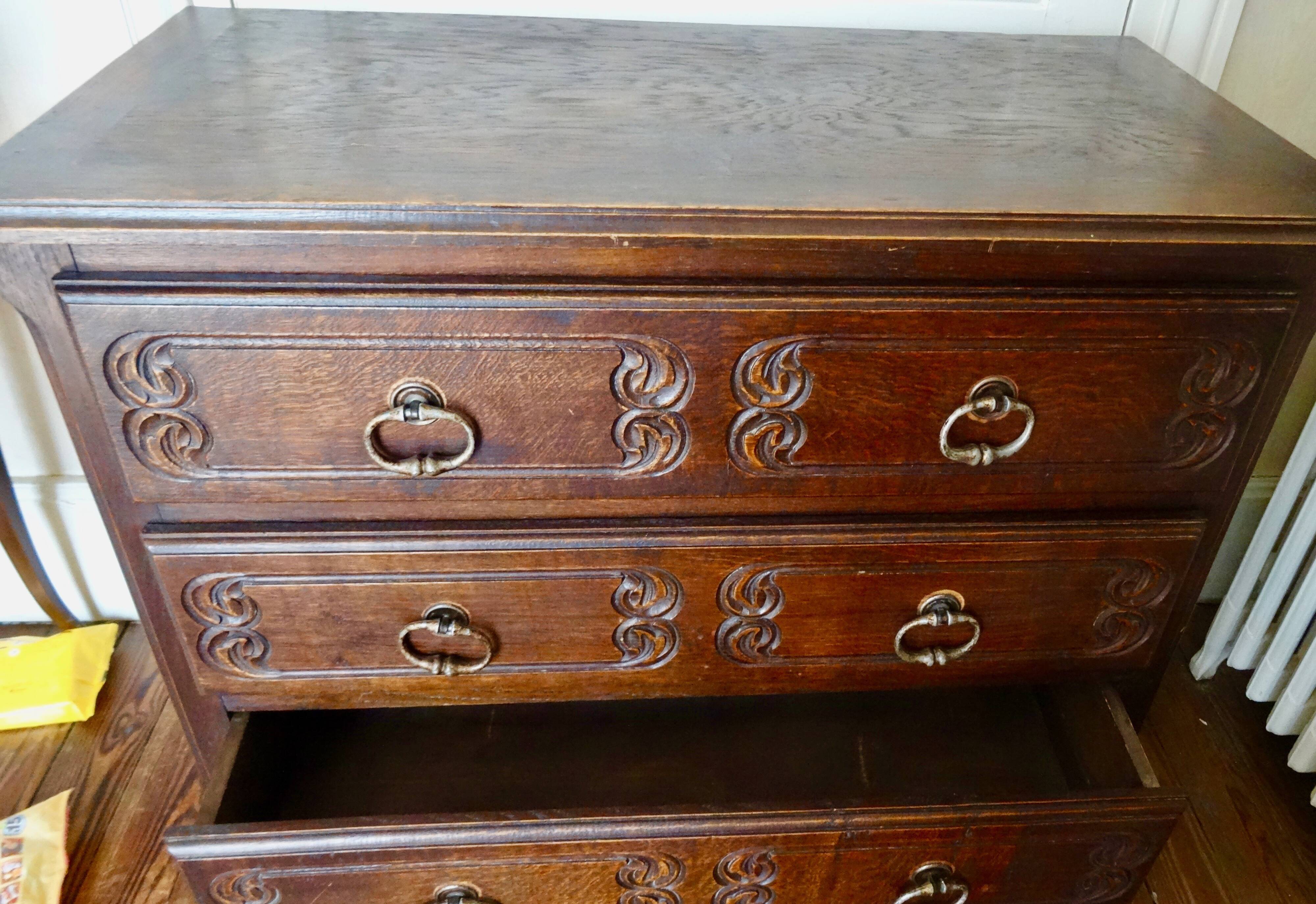 Dresser three drawers