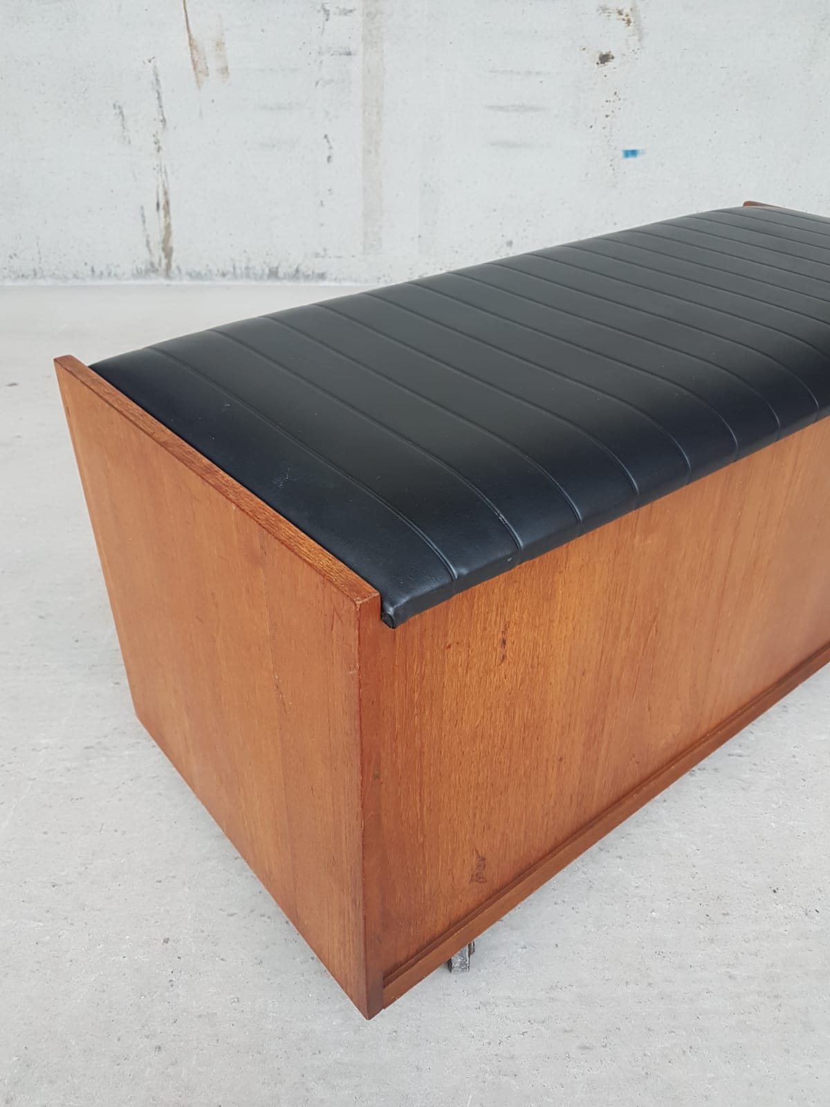 Vtg Mid Century Teak Blanket Ottoman Storage Chest Trunk Window Box Seat Bench