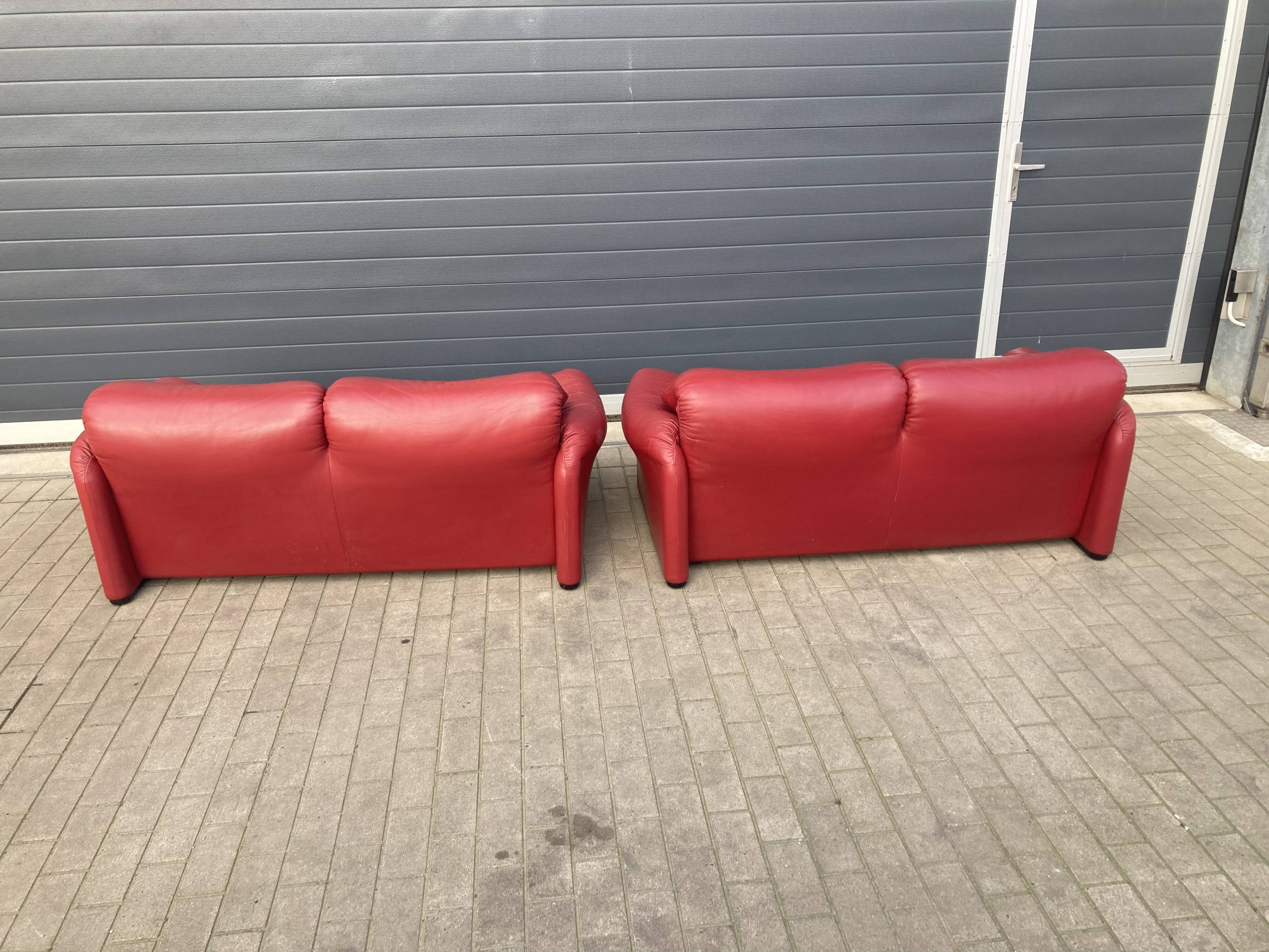 Set of 2 maralunga 2-seater sofas by Vico Magistretti for Cassina