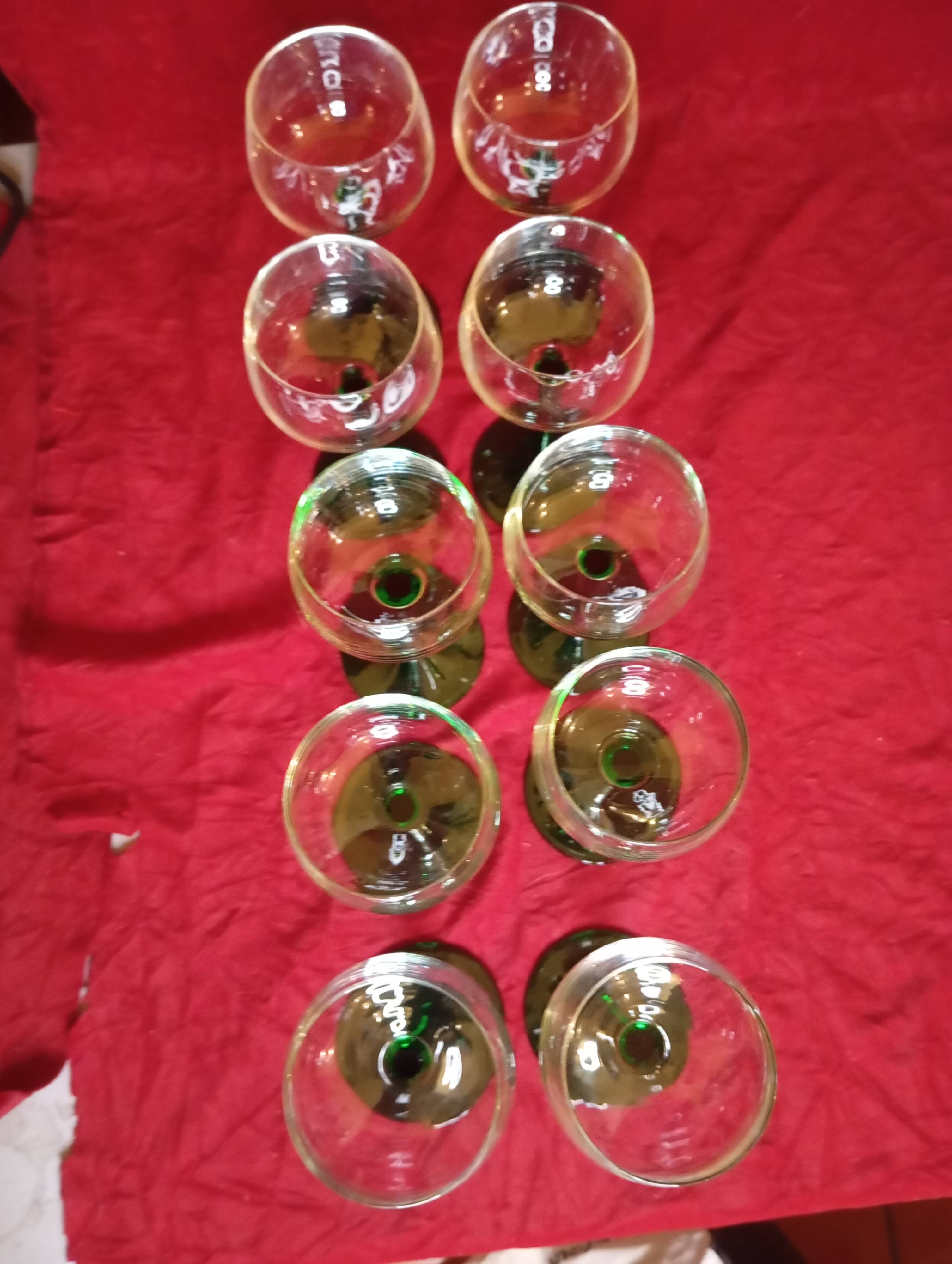 10 verres à vin blanc