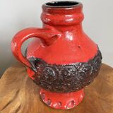 Vase en céramique rouge vif et noir, cruche lourde dans le style du milieu du siècle, poterie ouest-allemande
