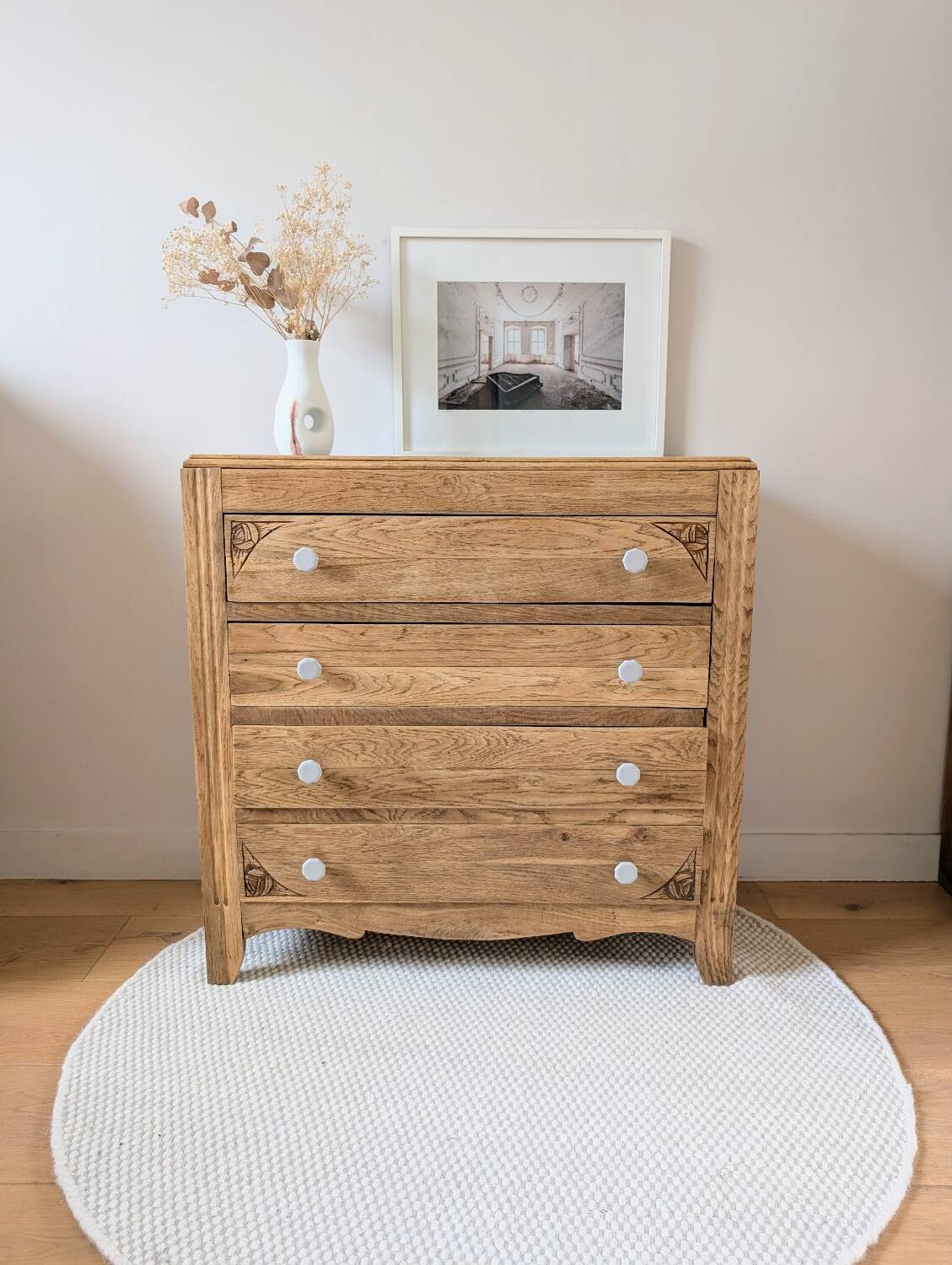 Art Deco chest of drawers in oak and porcelain