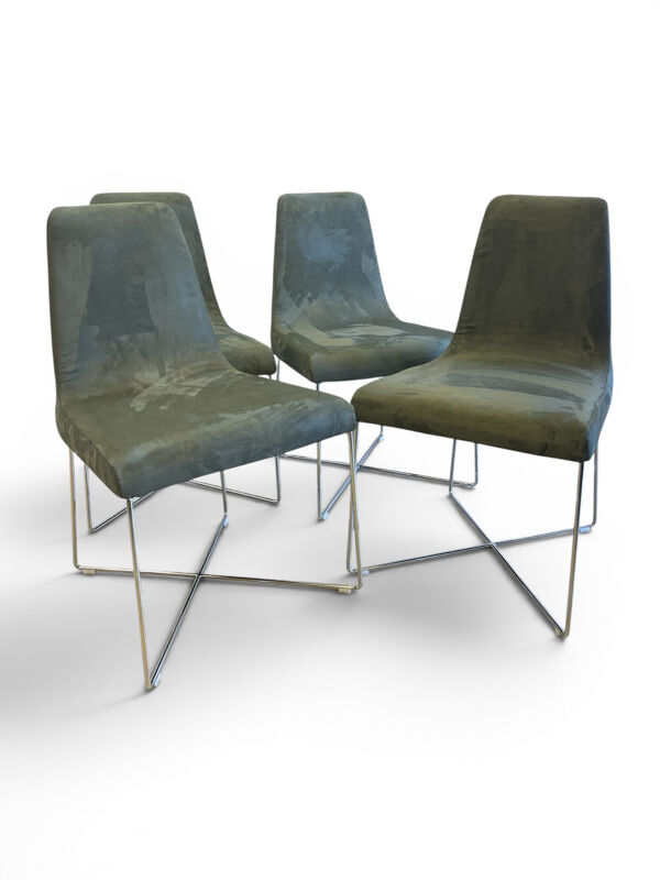 Chaises design Ligne Roset - So par Soda design - velours vert ni
