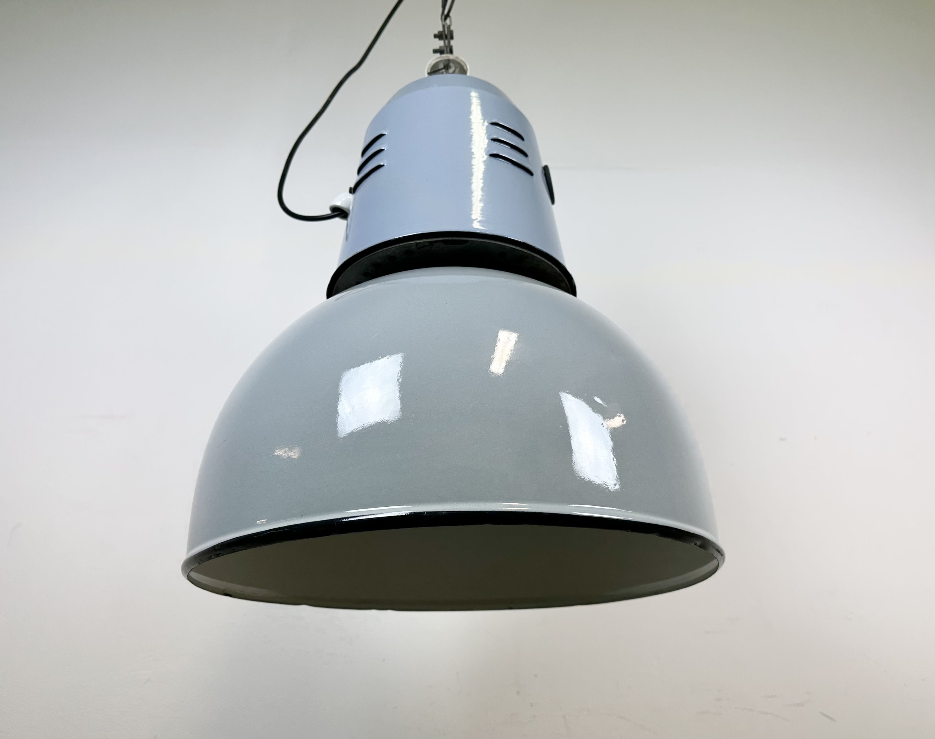 Industrial italien grey enamel lamp from Cariboni, 1970s