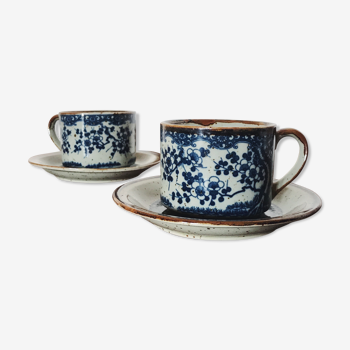 Pair of cups in blue décor